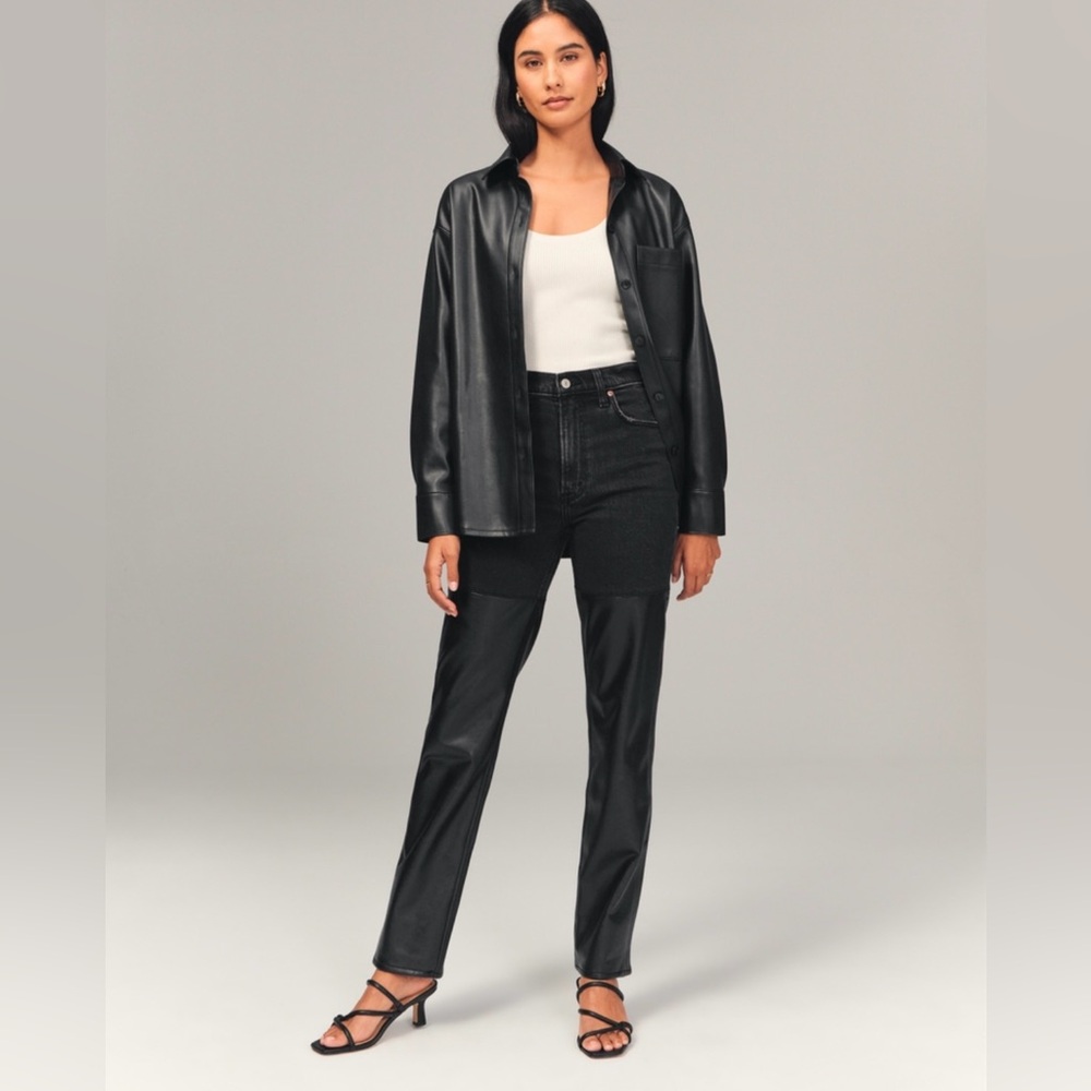 Abercrombie & Fitch The ‘90s Straight Ultra High RiseHigh Rise Leather